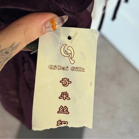 🪻SOLD🪻Vintage NWT Beaded and Velvet Peacock embroidered purple shawl with fringe - Picture 8 of 8